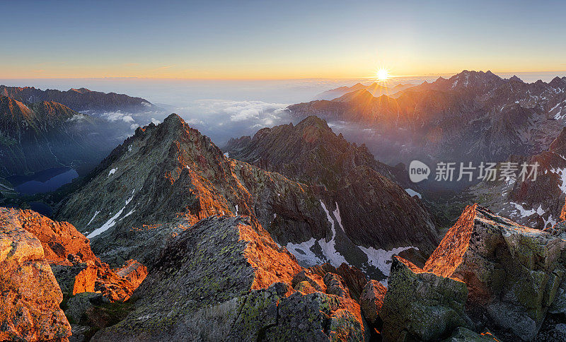 山日落全景景观Tatras, Rysy，斯洛伐克